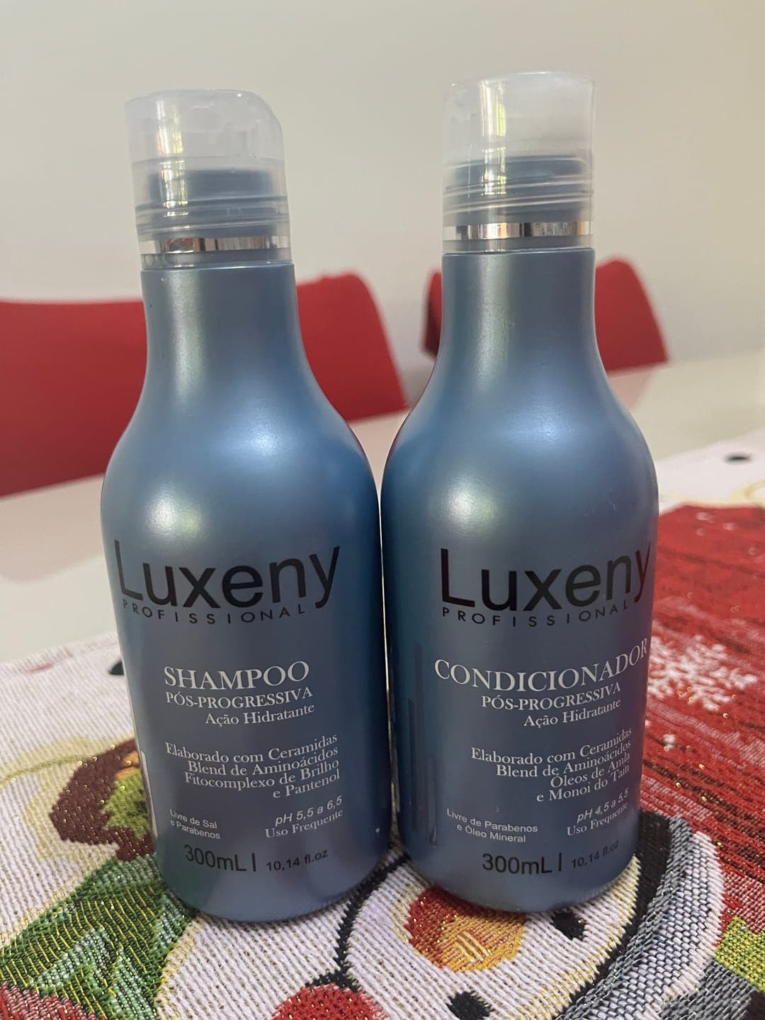 Foto de Claudia P. usando Shampoo Post-Alisado 300 ml