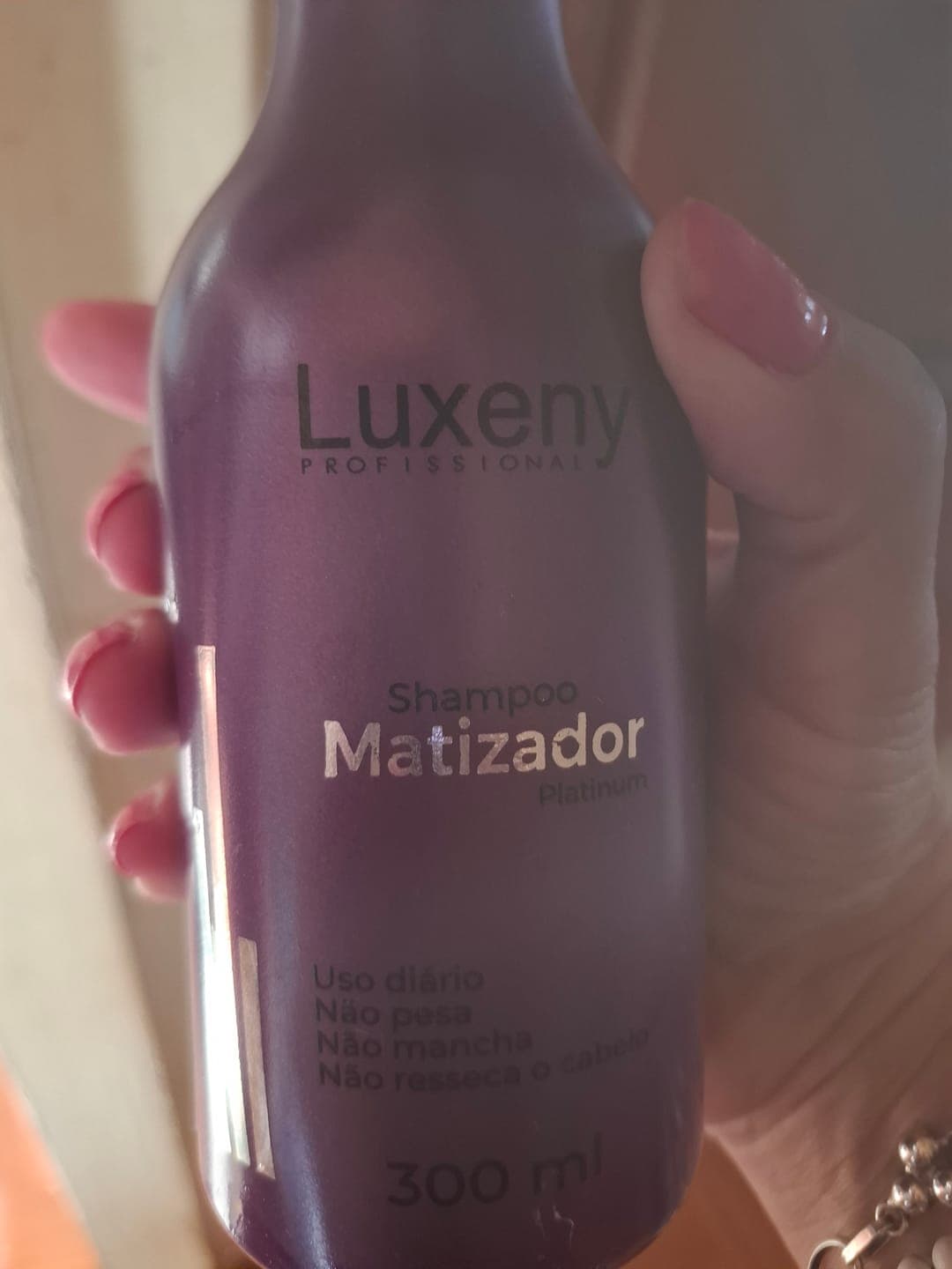 Foto de Cristina L. usando Acondicionador Matizador Platinum 200 ml