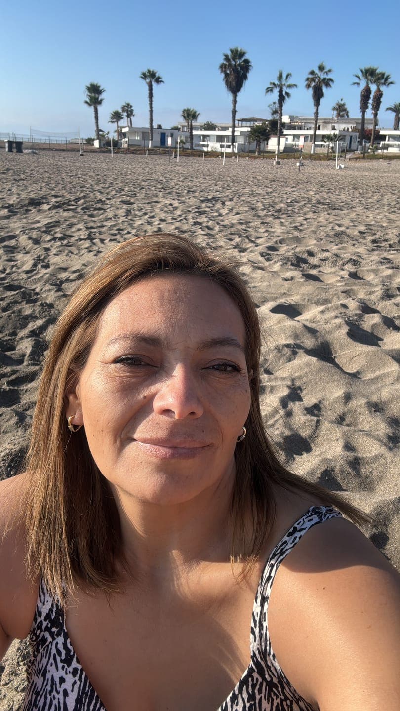 Foto de Yanet U. usando Mascarilla Matizadora Platinum 300 g