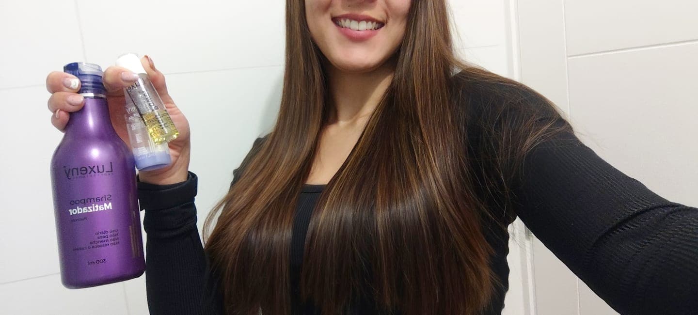 Foto de Carolina R. usando Shampoo Matizador Platinum 300 ml