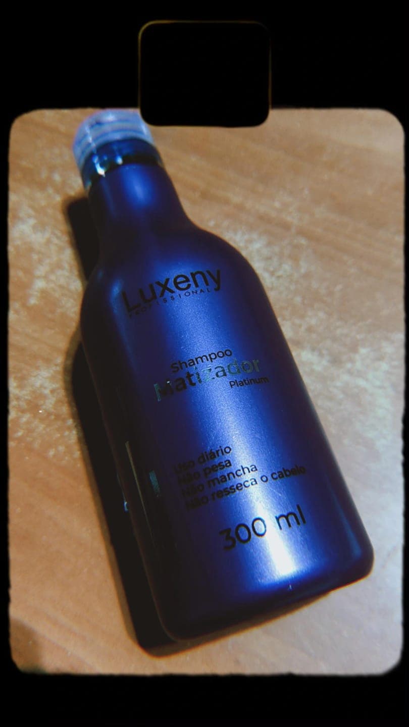 Foto de Rocio D. usando Shampoo Matizador Platinum 300 ml