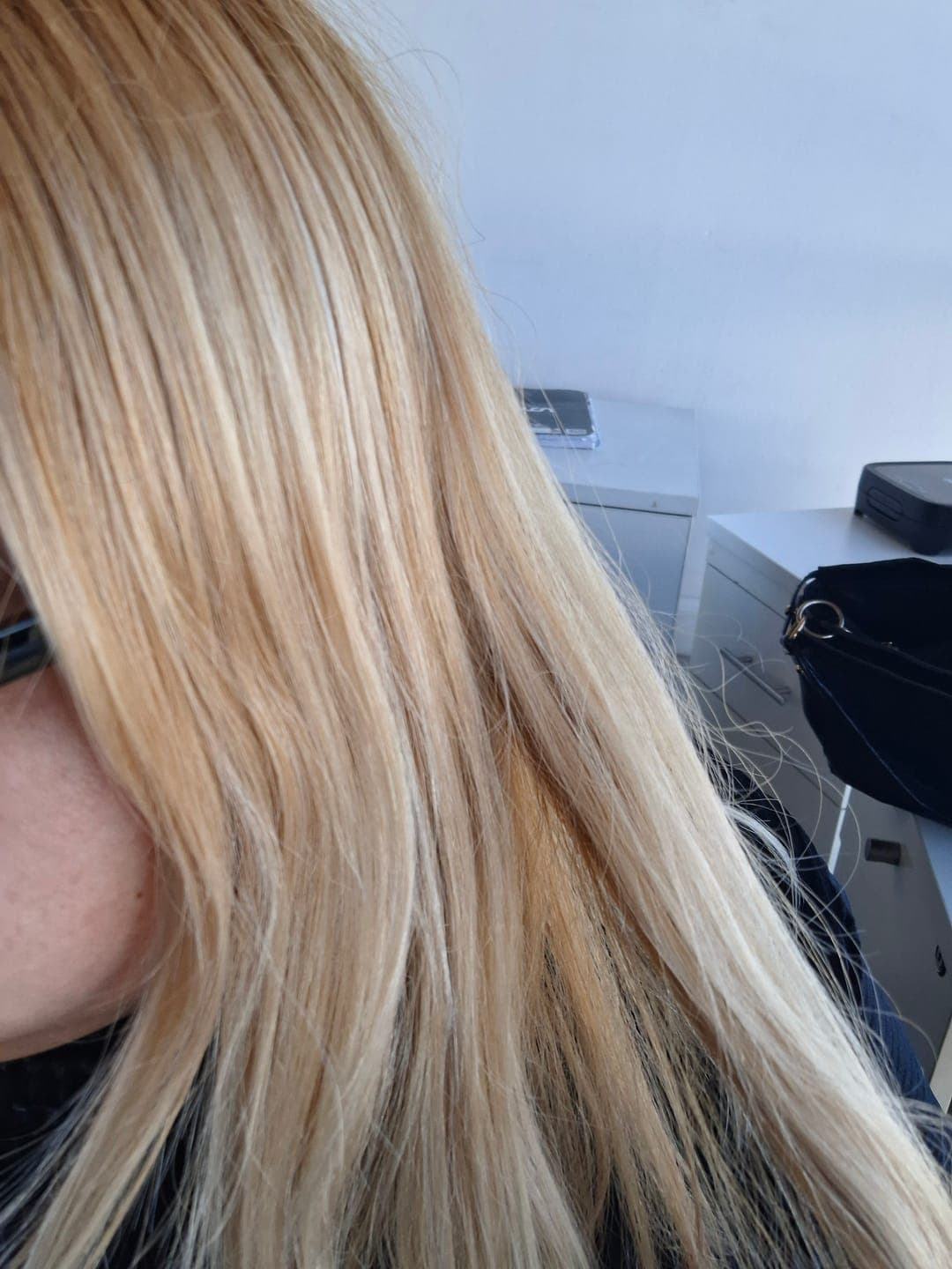 Foto de Kristel S. usando Mascarilla Matizadora Platinum 300 g