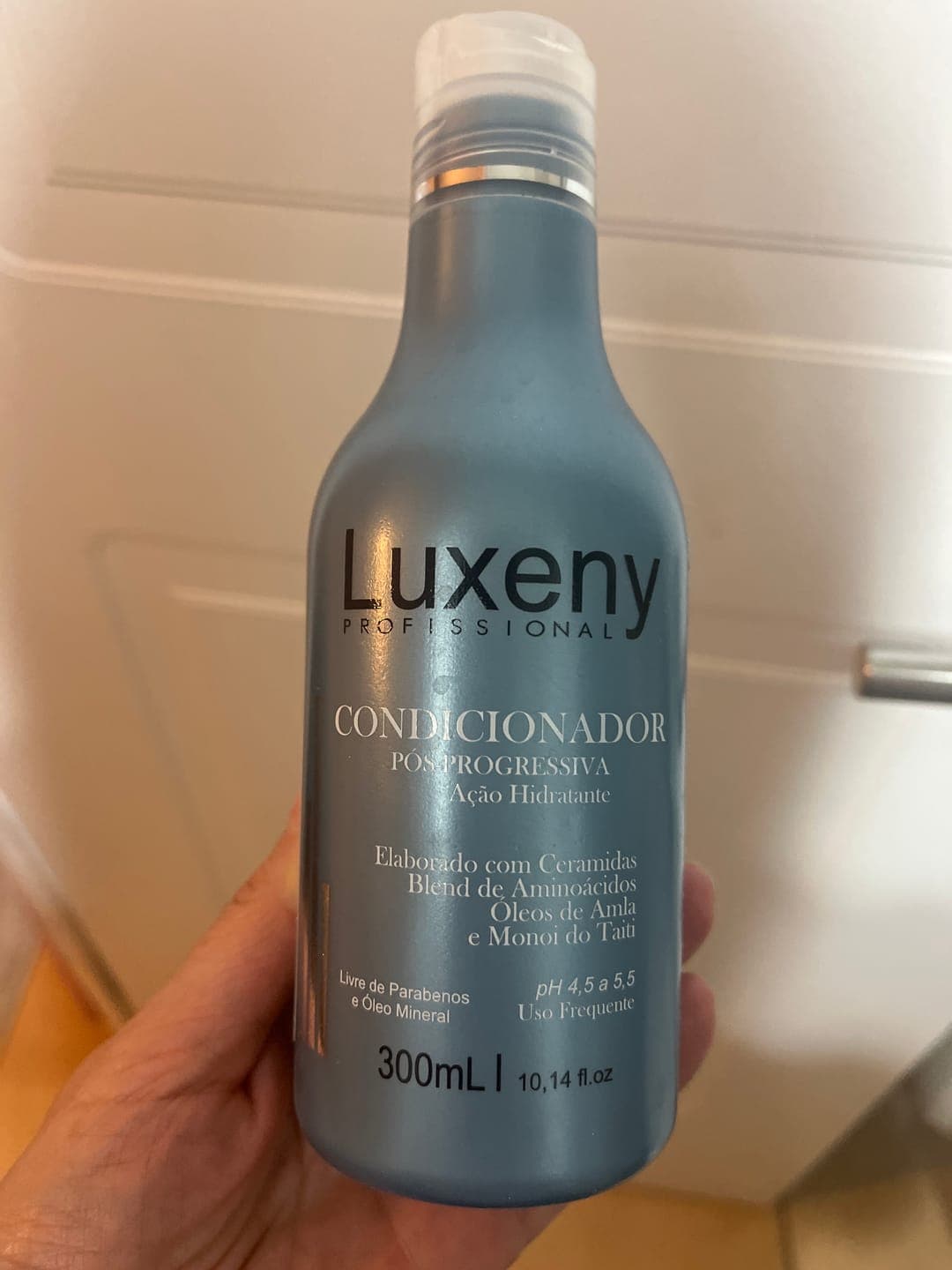 Foto de Wendy L. usando Acondicionador Post-Alisado 300 ml