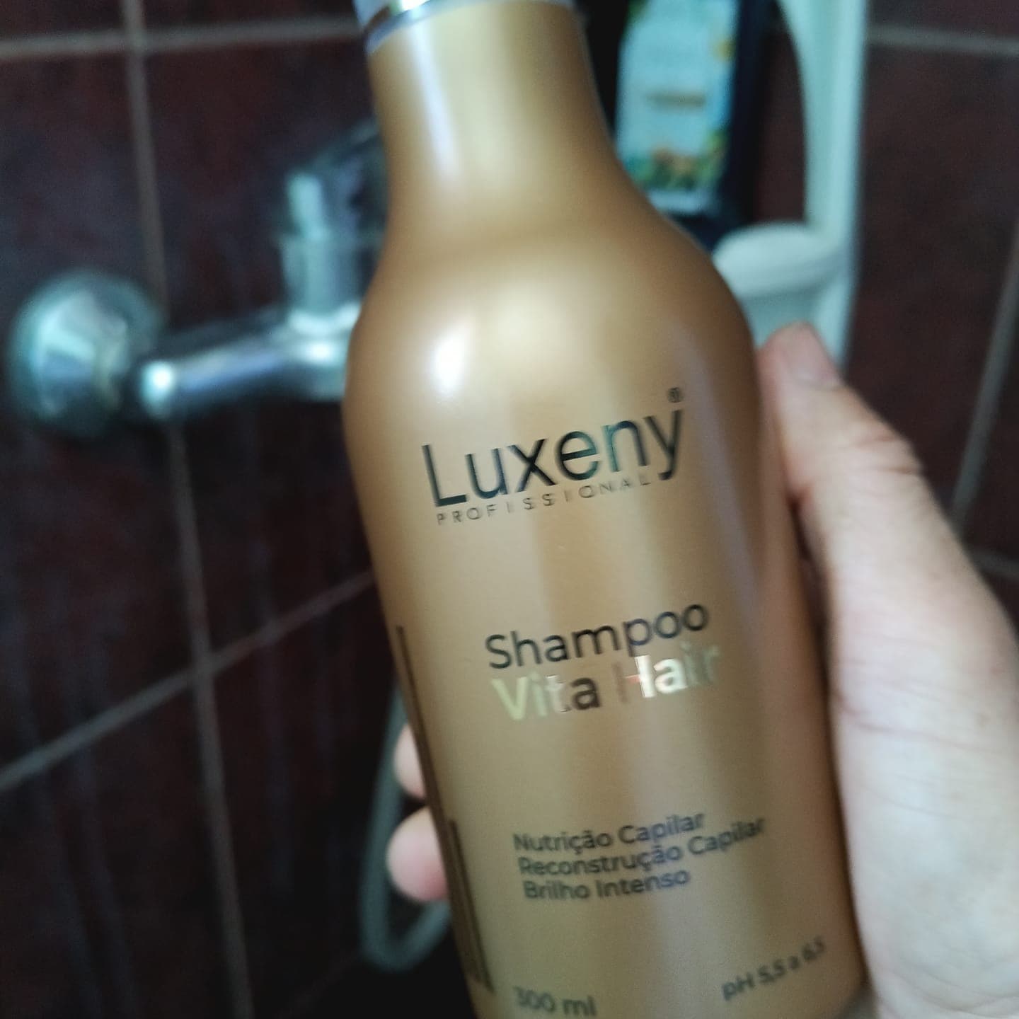 Foto de Norma Q. usando Acondicionador Reconstrucción Vita Hair 300 ml