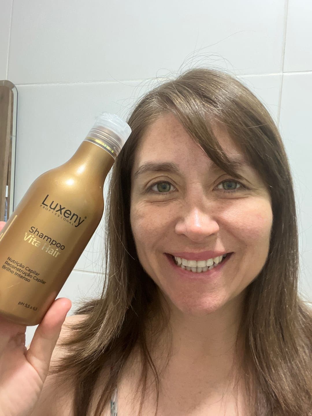 Foto de María C. usando Shampoo Reconstrucción Vita Hair 300 ml