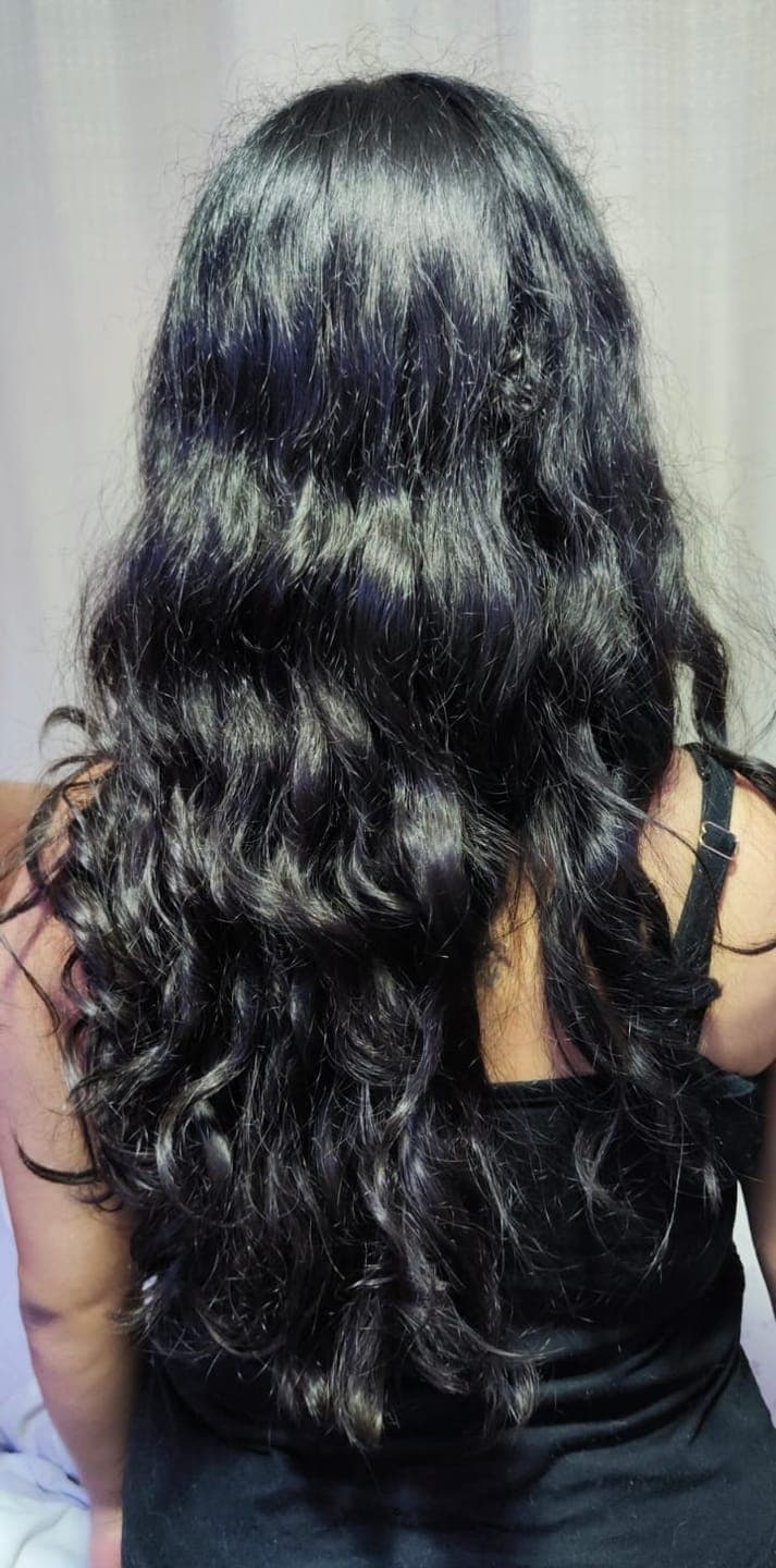 Foto de Camila Z. usando Activador de Rizos Termoactivo 300 g