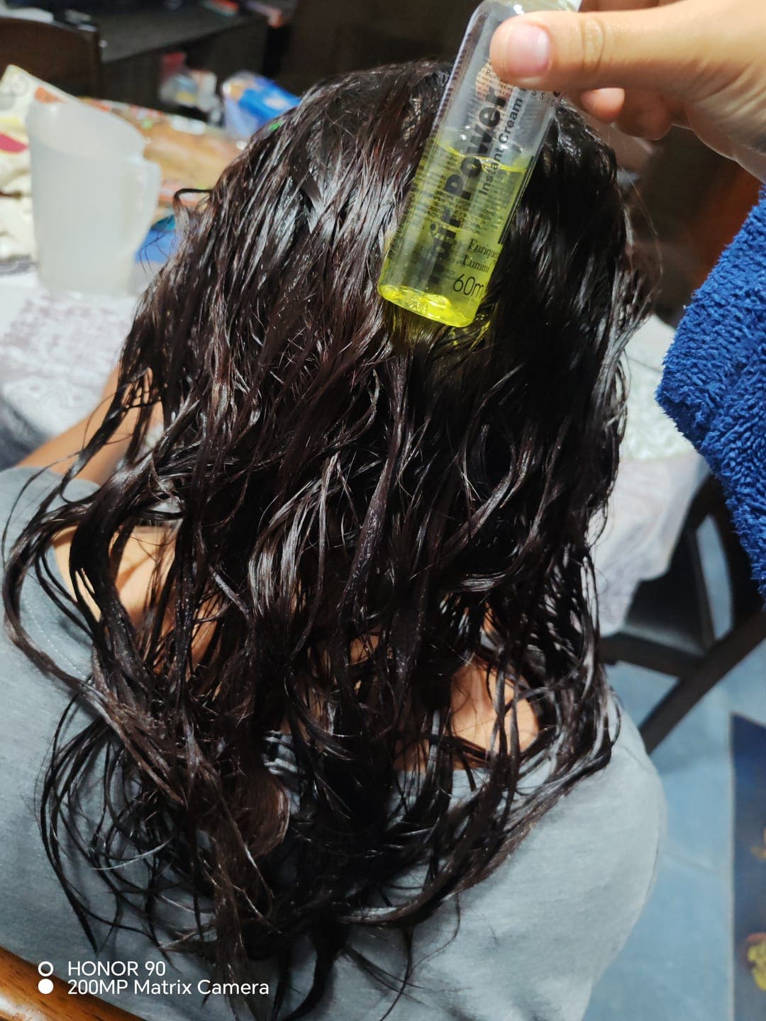 Foto de Karen F. usando Hair Power - Reparación Capilar 60 ml