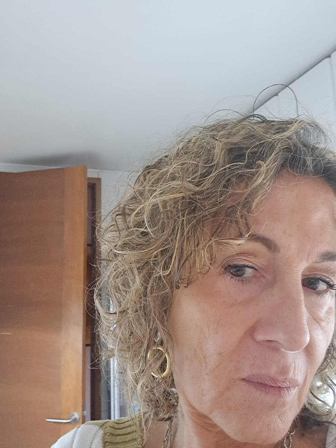 Foto de Cecilia C. usando Activador de Rizos Termoactivo 300 g