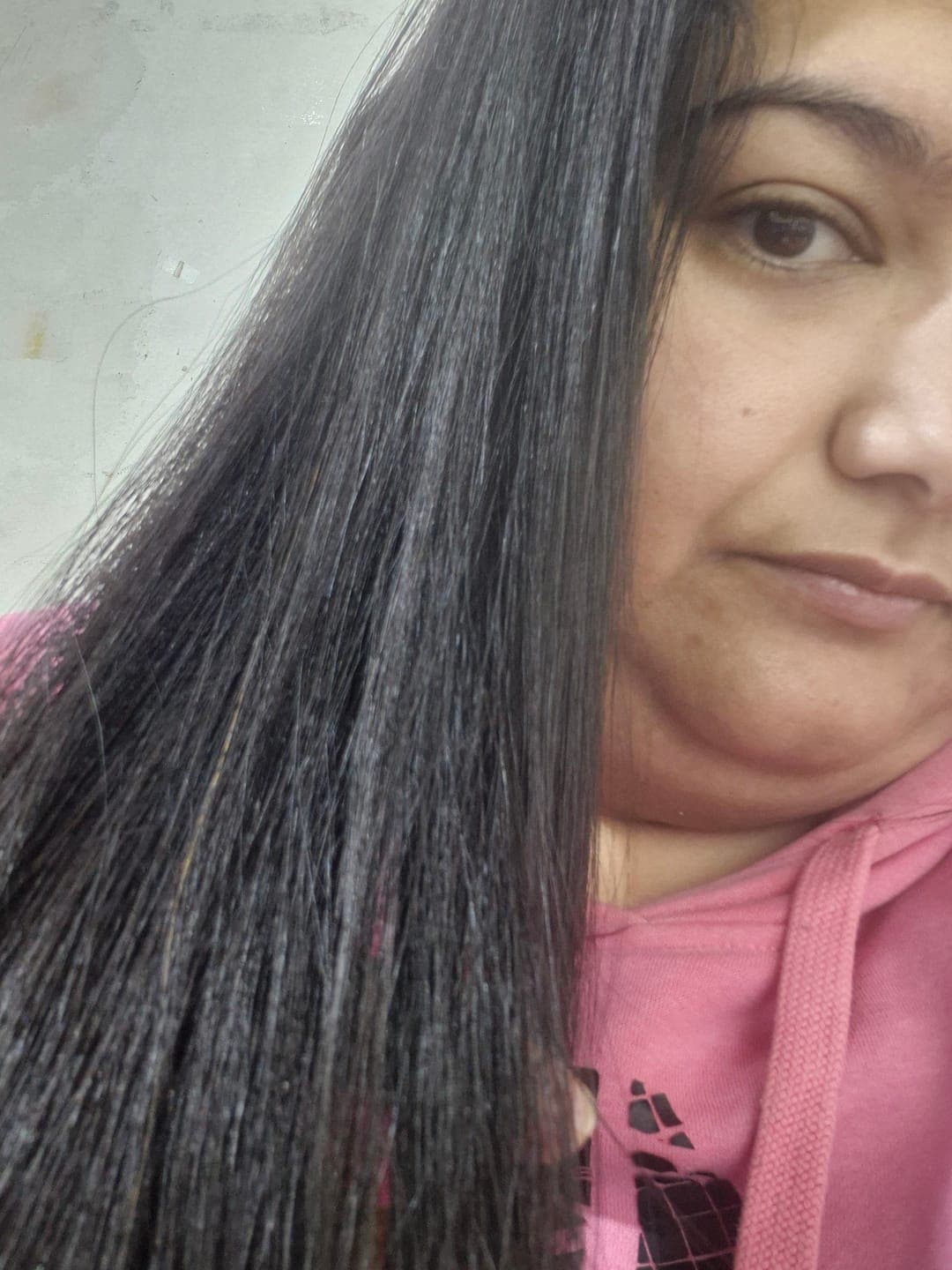 Foto de Macarena V. usando Hidratox, tratamiento efecto bótox capilar instantáneo