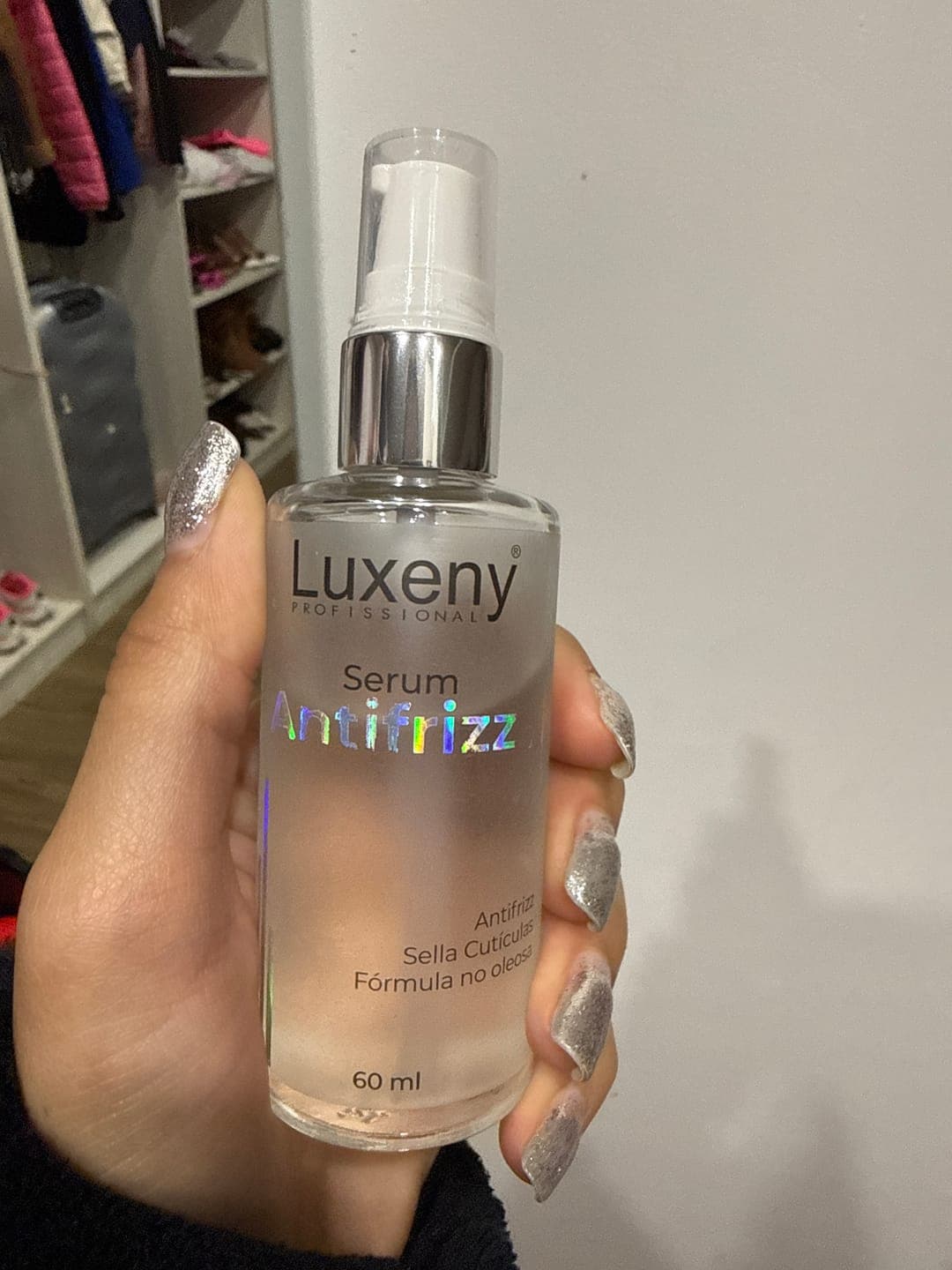 Foto de Ailen M. usando Serum Antifrizz 60 ml