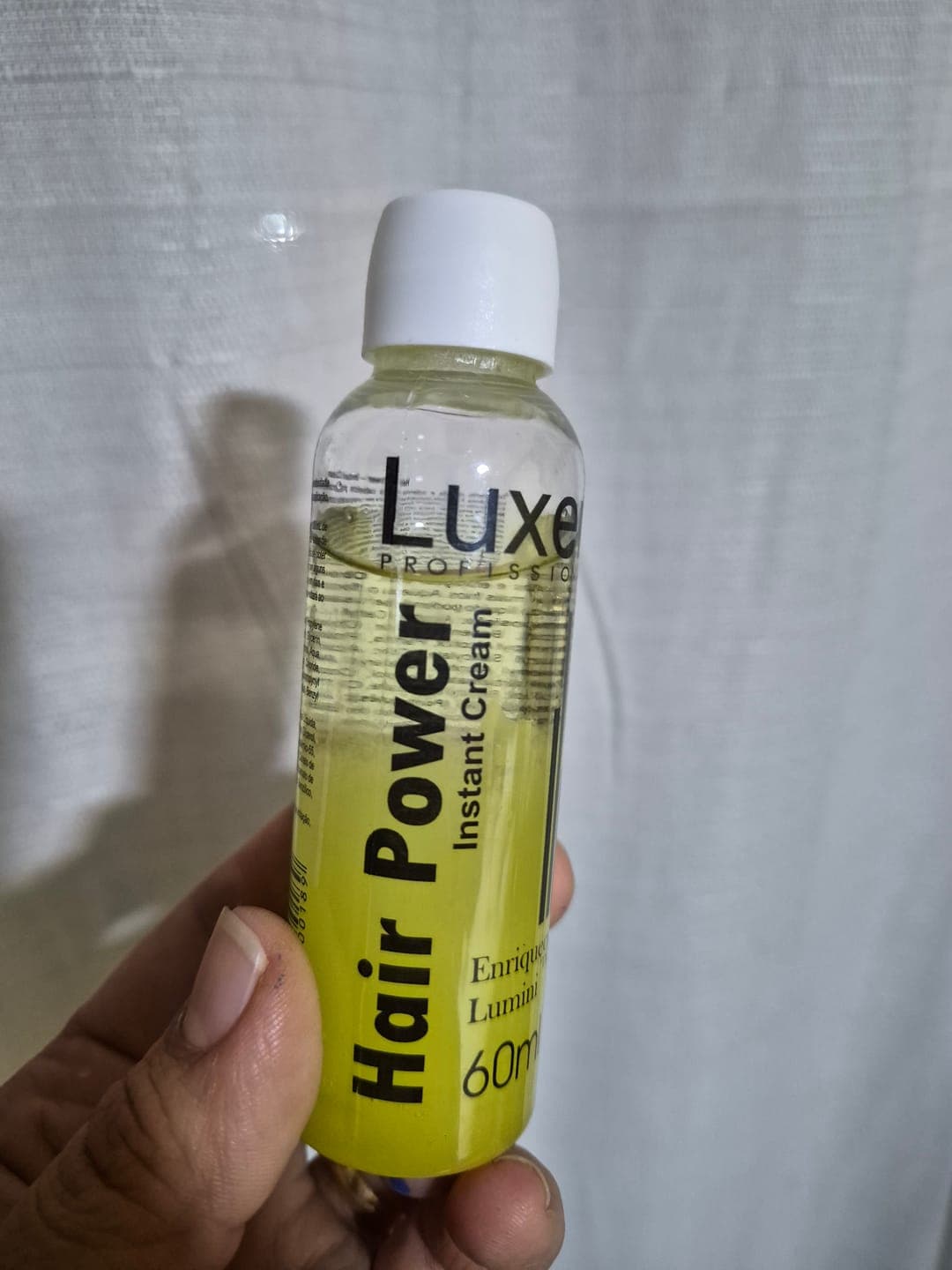 Foto de Elizabeth A. usando Hair Power - Reparación Capilar 60 ml