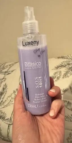 Foto de Diory F. usando Spray Bifásico 10 en 1 230 ml