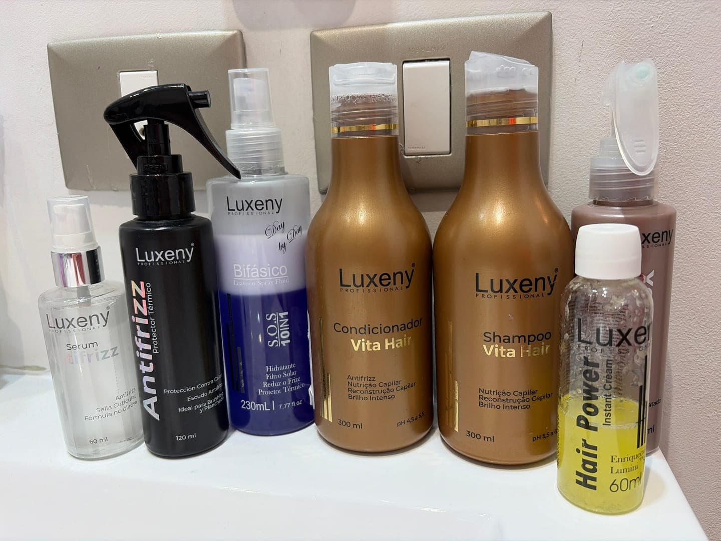 Foto de Daniela M. usando Shampoo Reconstrucción Vita Hair 300 ml