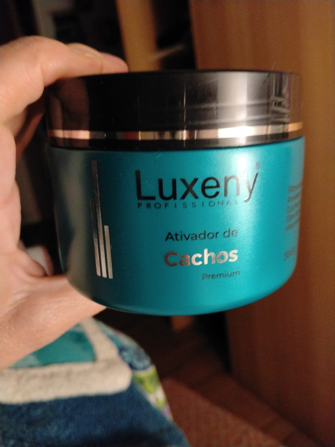 Foto de Yorka S. usando Activador de Rizos Termoactivo 300 g