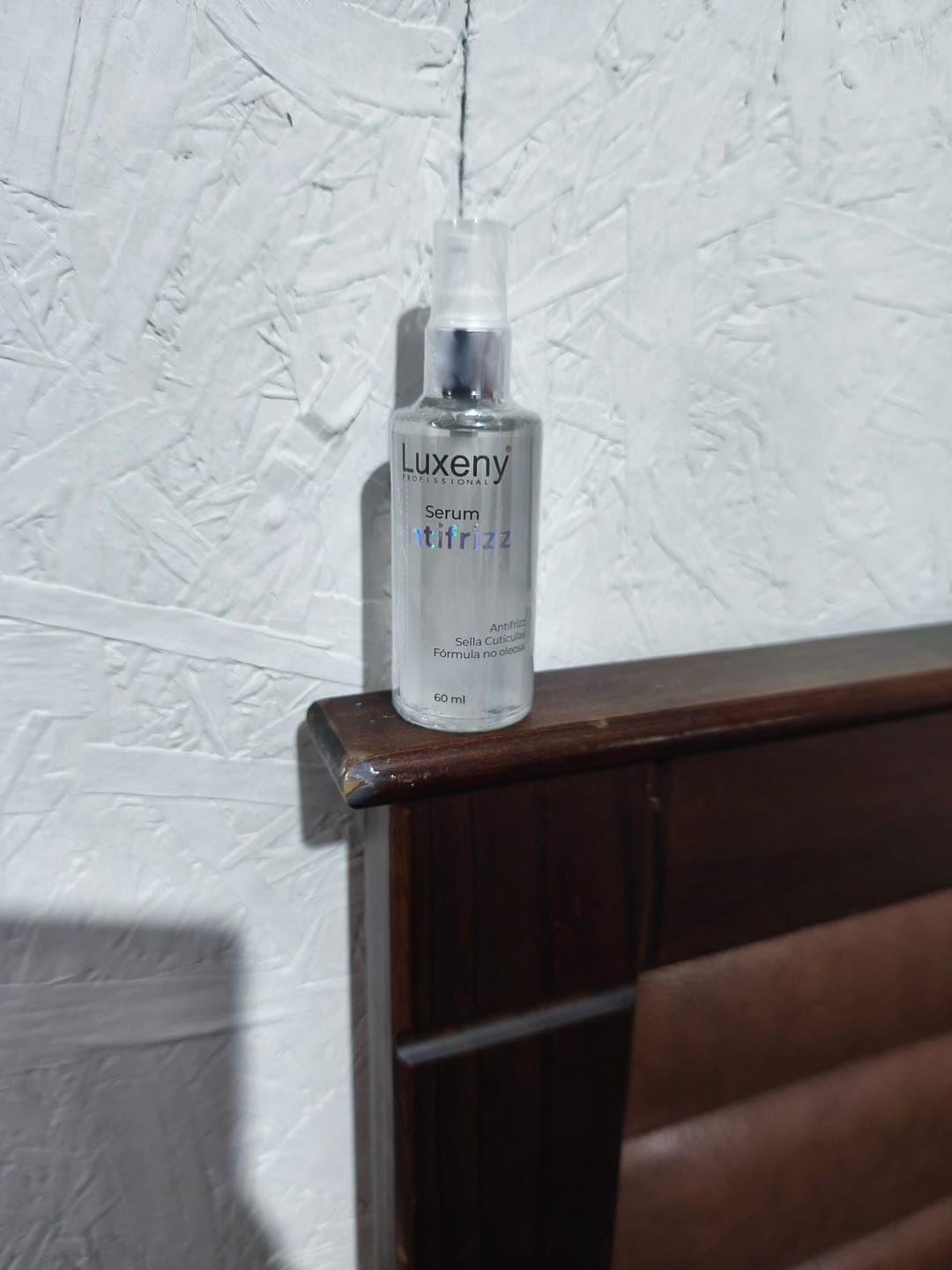Foto de María D. usando Serum Antifrizz 60 ml