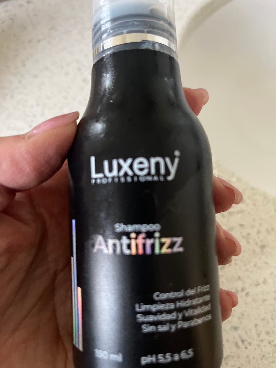 Foto de Mirta P. usando Acondicionador Antifrizz 150 ml
