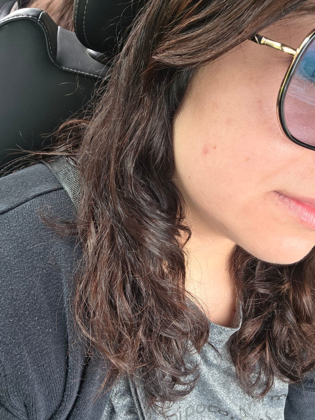 Foto de Analid M. usando Serum Antifrizz 60 ml