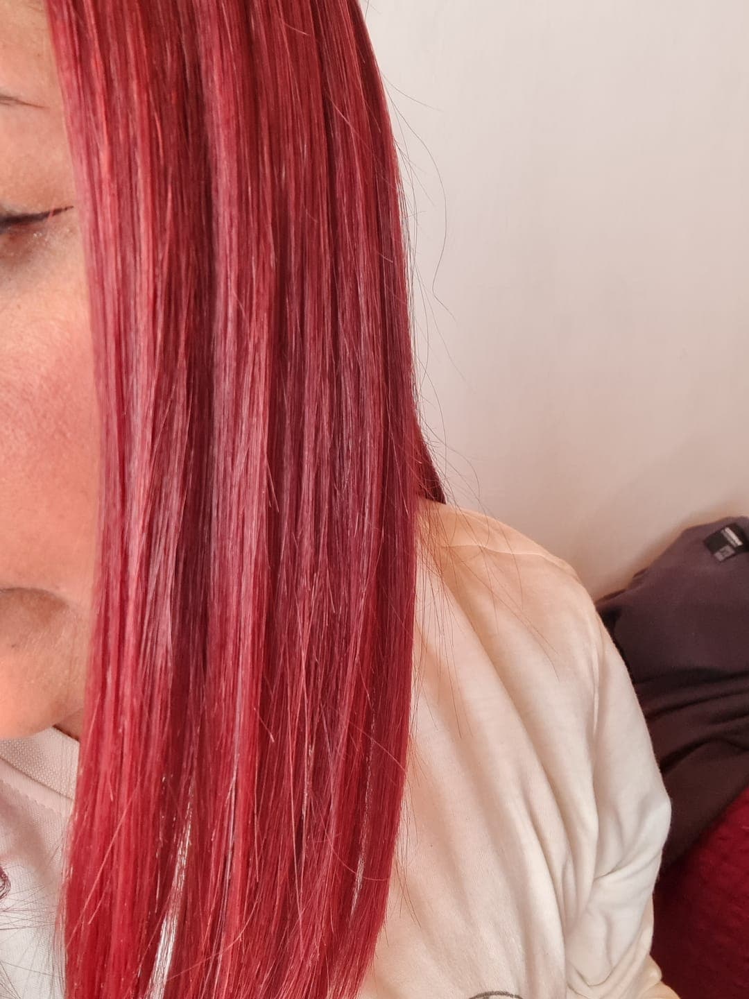 Foto de Jimena V. usando Shampoo Antifrizz 300 ml