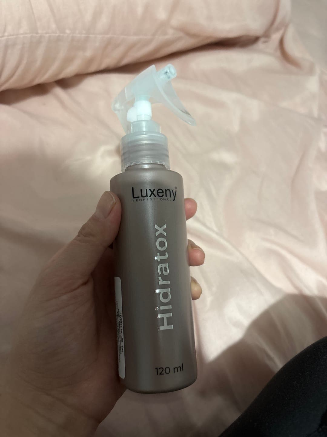 Foto de Francisca A. usando Hidratox, tratamiento efecto bótox capilar instantáneo