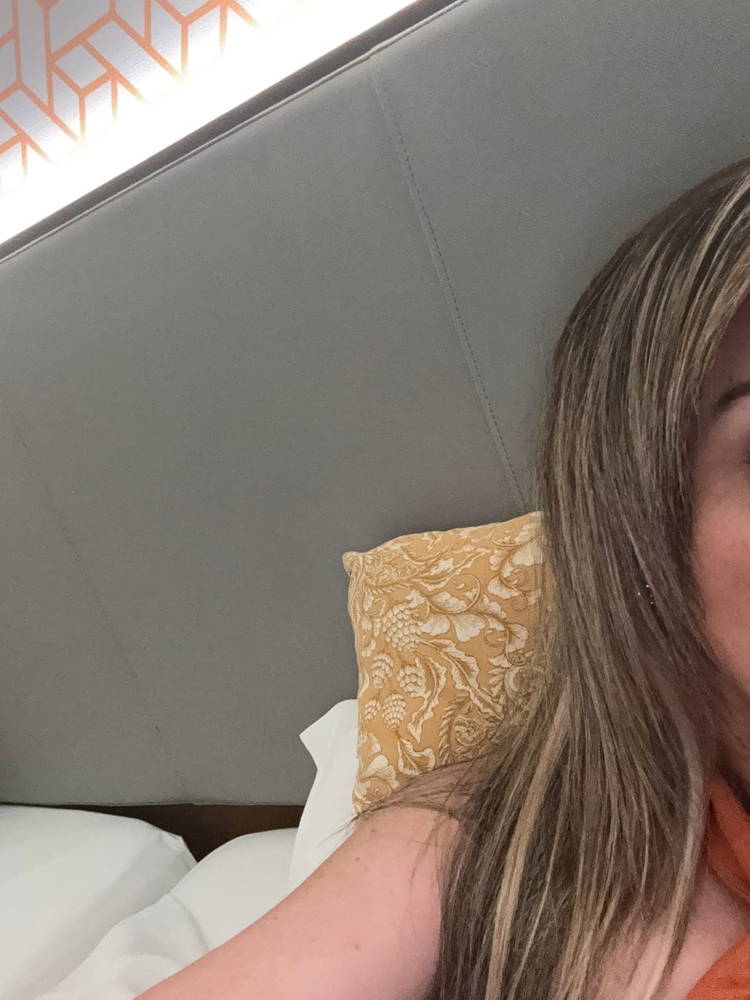 Foto de Soledad I. usando Shampoo Antifrizz 300 ml