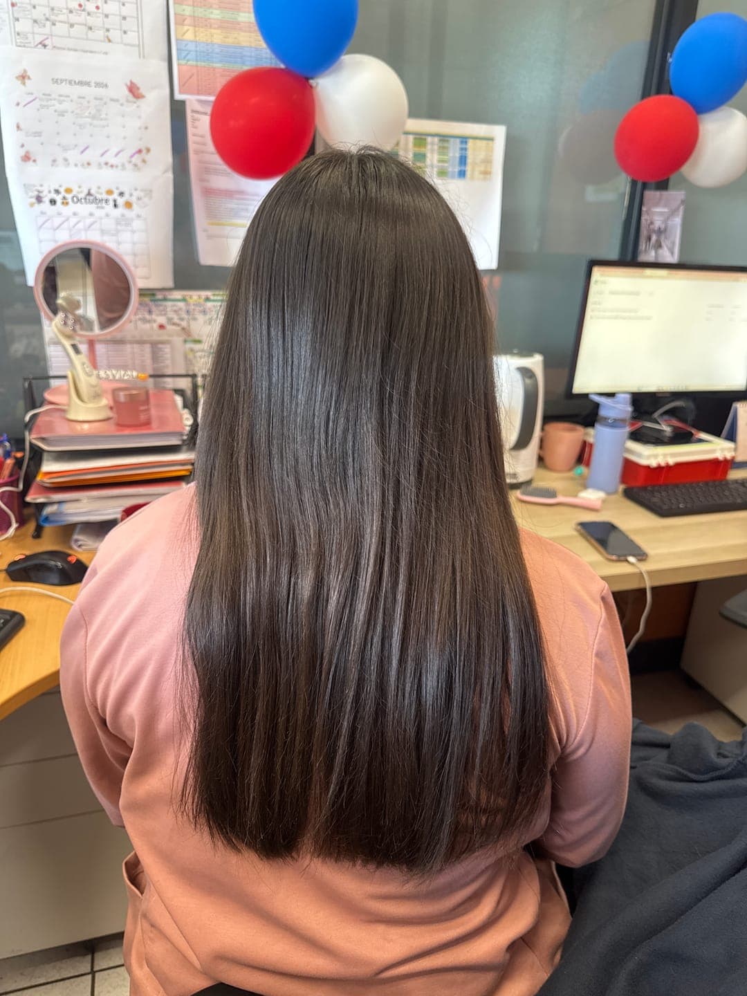Foto de Escarlette Z. usando Acondicionador Antifrizz 300 ml