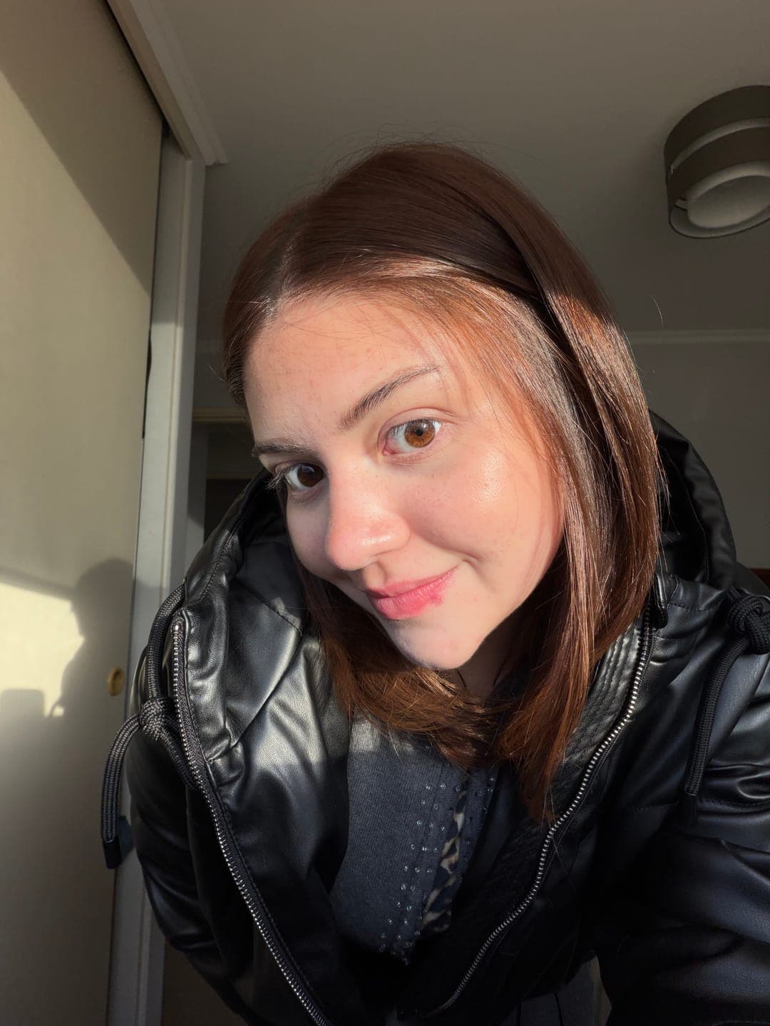 Foto de Noelia C. usando Acondicionador Antifrizz 300 ml