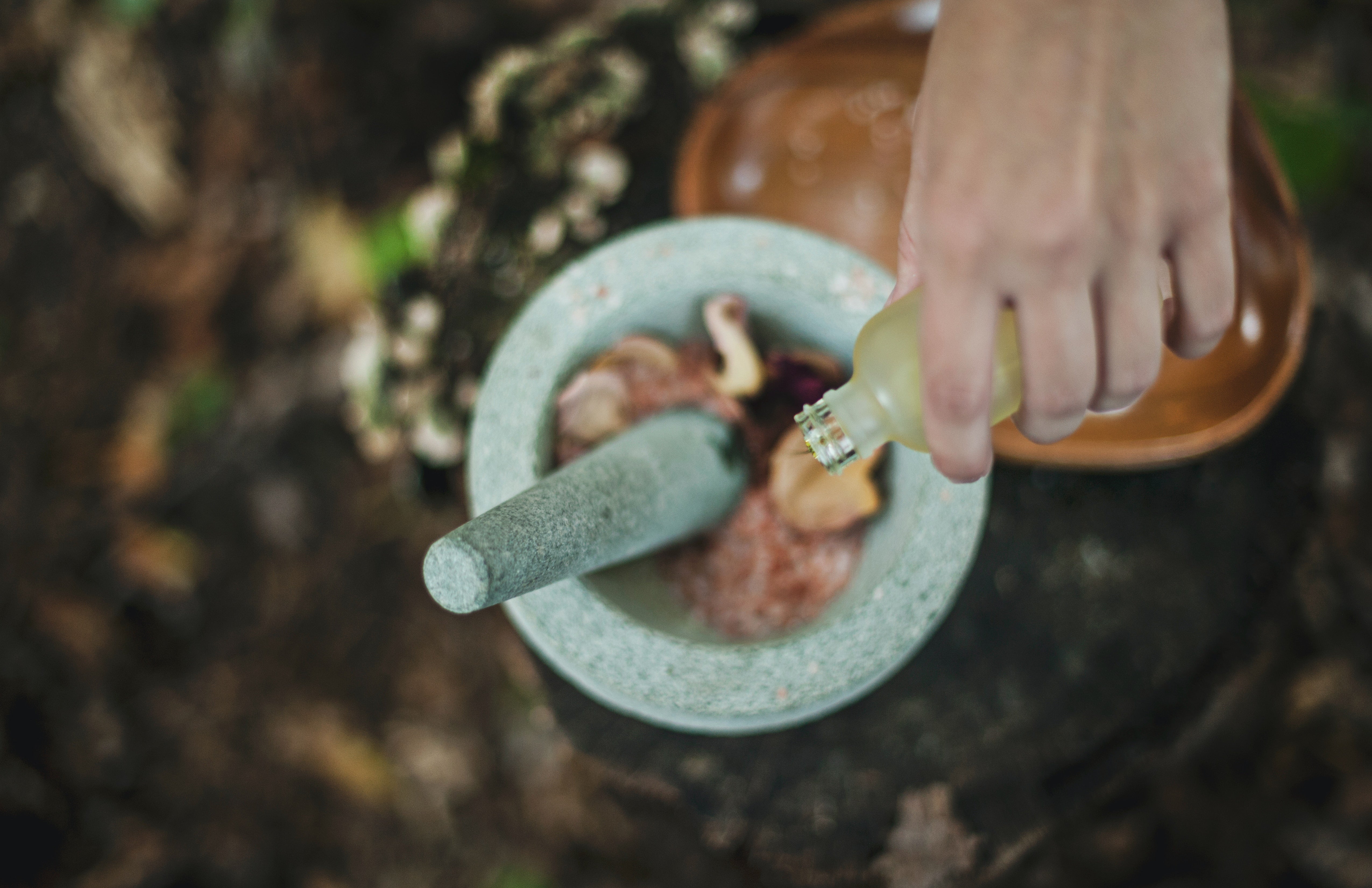 El Poder de los Aceites Naturales para tu Cabello 🌿